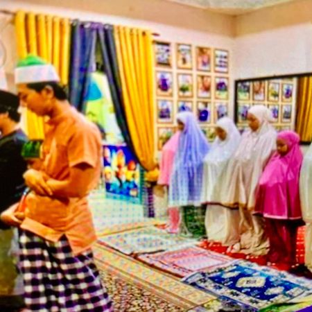 Homestay Cikgu Nora Near Uthm Kptm Kktm Ipg Moslim Onli Kampong Seri Gading Zewnętrze zdjęcie