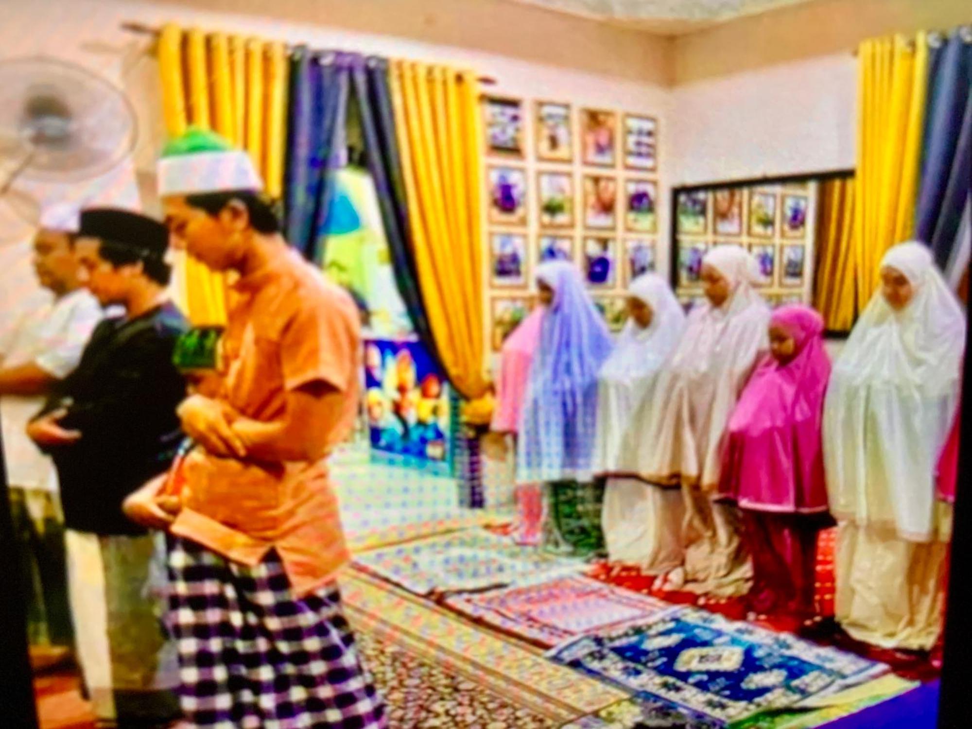 Homestay Cikgu Nora Near Uthm Kptm Kktm Ipg Moslim Onli Kampong Seri Gading Zewnętrze zdjęcie